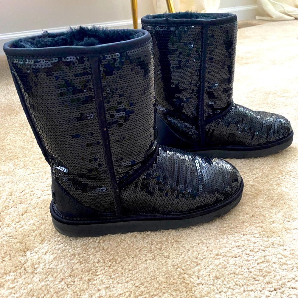 Authentic Ugg Australia Classic Short Boots - Black Sequin